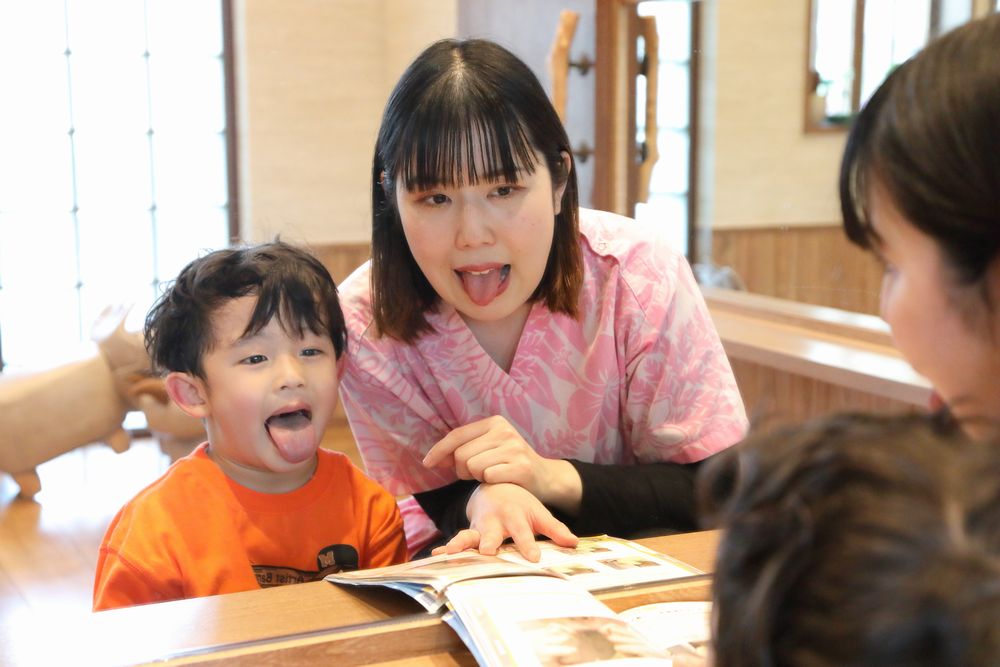 お口周りの舌の筋肉が歯並びに影響を与えます